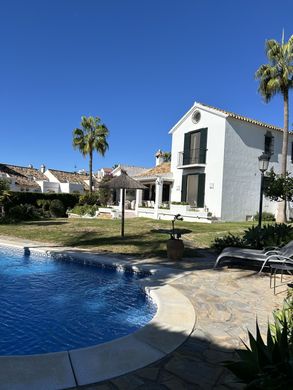 Detached House in New Golden Mile, Malaga