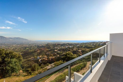 Semidetached House in La Mairena, Malaga