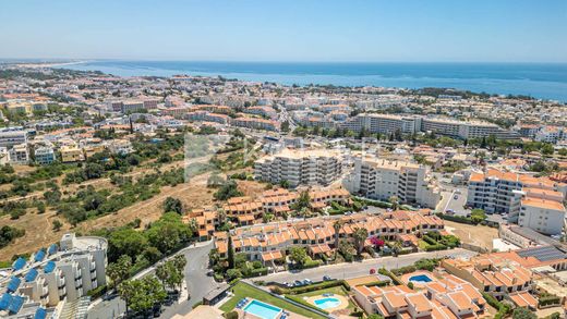 Stadthaus in Albufeira e Olhos de Água, Albufeira