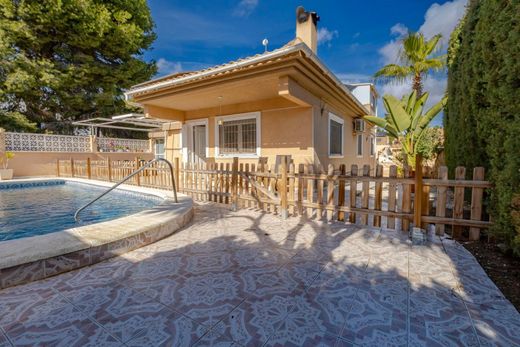 Einfamilienhaus in Torrevieja, Alicante