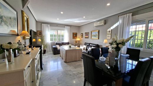 Dom jednorodzinny w Gines, Provincia de Sevilla