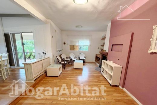 Detached House in Picassent, Valencia