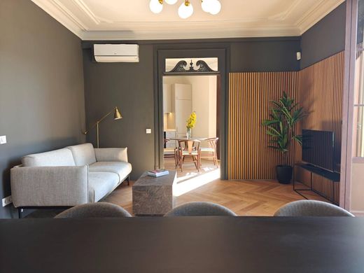 Apartment / Etagenwohnung in Barcelona, Provinz Barcelona