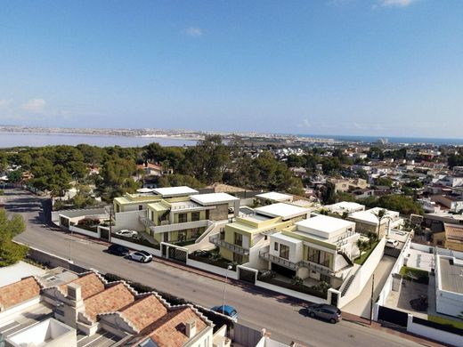 Villa en Torrevieja, Provincia de Alicante