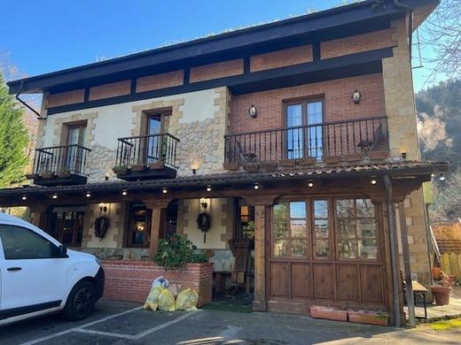 Maison de luxe à Santa María de Cayón, Province de Cantabrie