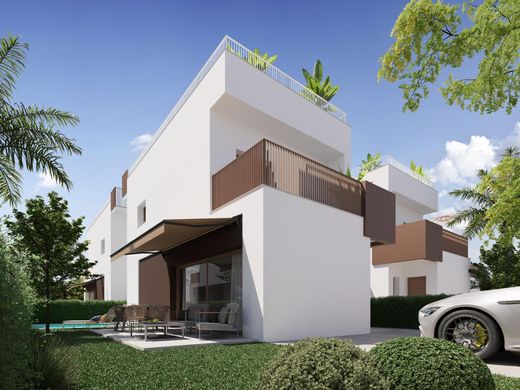 Einfamilienhaus in La Marina, Alicante
