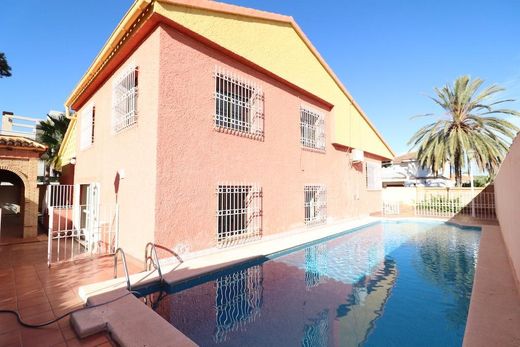Detached House in Cabo Roig, Alicante