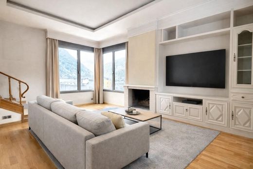 Частный Дом, Энкам, Encamp