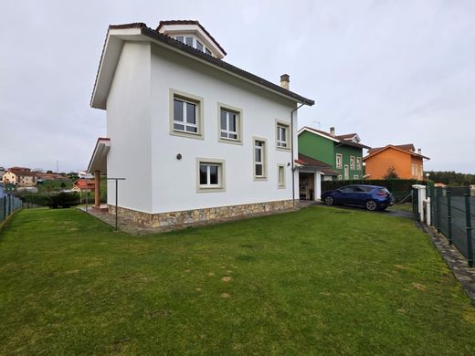 Einfamilienhaus in Castrillón, Provinz Asturien