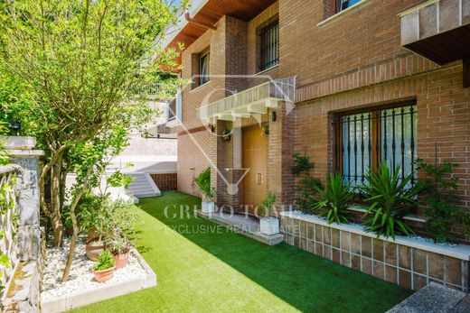 Semidetached House in San Sebastian, Guipuzcoa