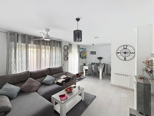 Смежная Вилла, Moraleja de Enmedio, Provincia de Madrid