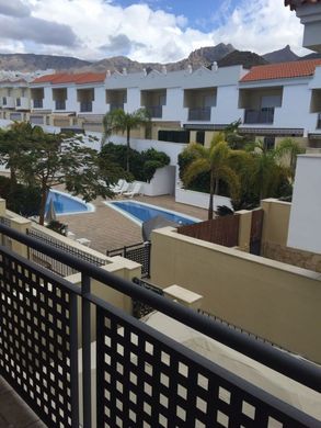 Apartment / Etagenwohnung in Adeje, Provinz Santa Cruz de Tenerife