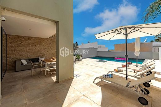 Villa in Adeje, Province of Santa Cruz de Tenerife