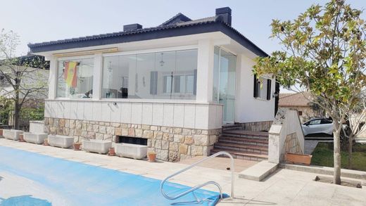 Villa in La Cabrera, Province of Madrid