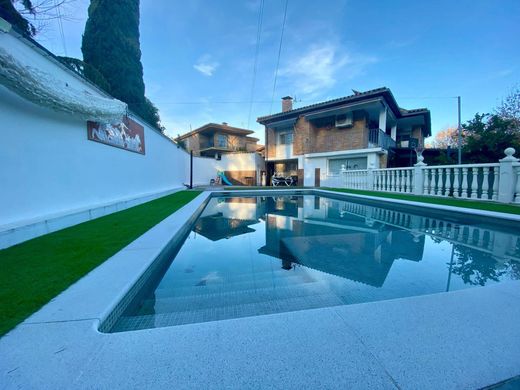 Μονοκατοικία σε Córdoba, Province of Córdoba