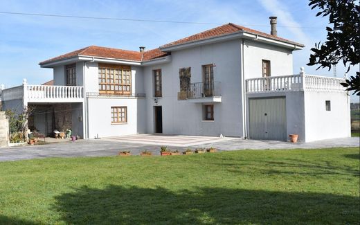 Sıralı evler Camargo, Provincia de Cantabria