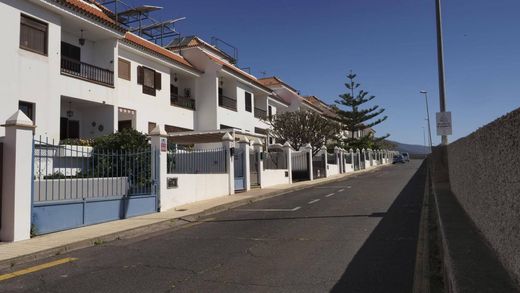 Semidetached House in Güimar, Province of Santa Cruz de Tenerife