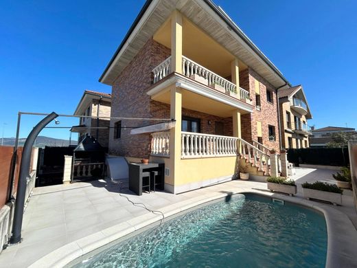 Detached House in Orkoien, Province of Navarre