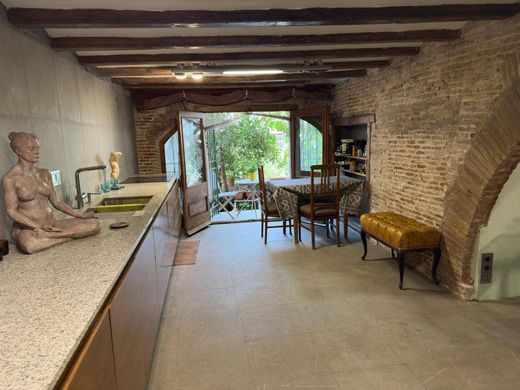 Apartment / Etagenwohnung in Barcelona, Provinz Barcelona