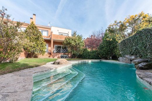 ‏וילה רב-משפחתית ב  Pozuelo de Alarcón, Provincia de Madrid