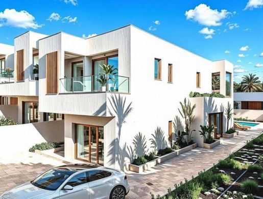 Villa in Playas de Orihuela, Alicante