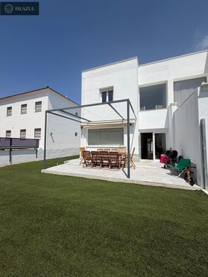Chalet Pareado en Isla Cristina, Huelva