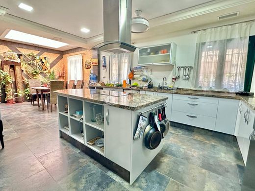 Luxus-Haus in Aspe, Alicante