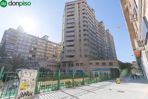 Apartment / Etagenwohnung in Granada, Andalusien