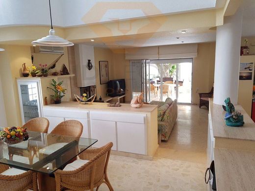 Einfamilienhaus in Playas de Orihuela, Alicante