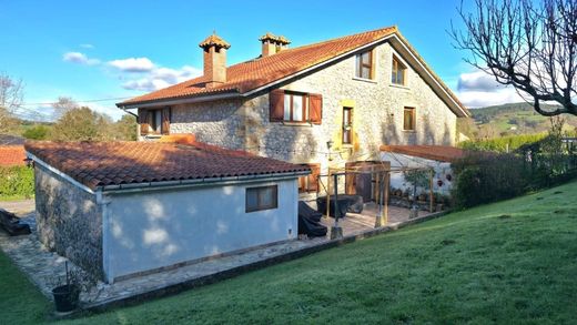 Detached House in Entrambasaguas, Province of Cantabria