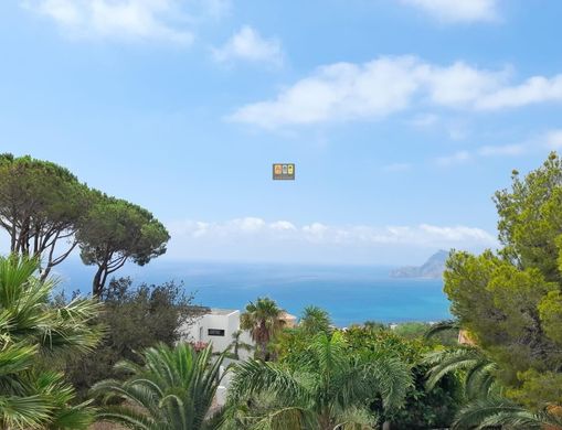 Detached House in Altea, Alicante