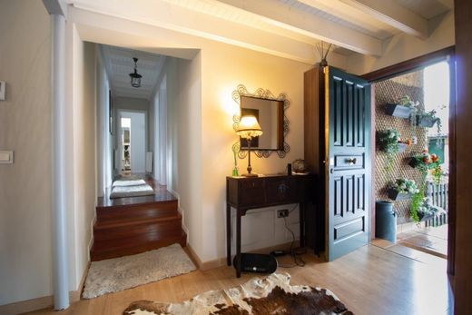 Einfamilienhaus in Santiago de Compostela, Provincia da Coruña