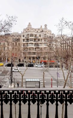 Apartment / Etagenwohnung in Barcelona, Provinz Barcelona