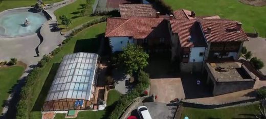 Vrijstaand huis in Santillana, Provincia de Cantabria