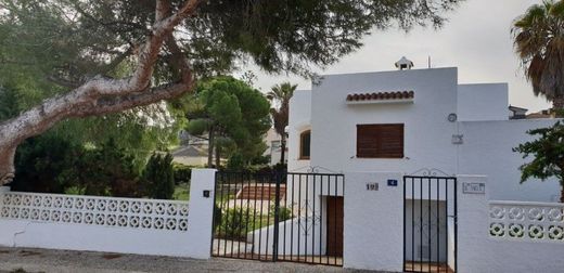 Villa in Playas de Orihuela, Alicante