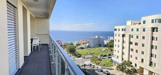Apartment / Etagenwohnung in Funchal, Madeira