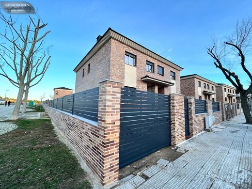 Mehrfamilienhaus in Navalcarnero, Provinz Madrid