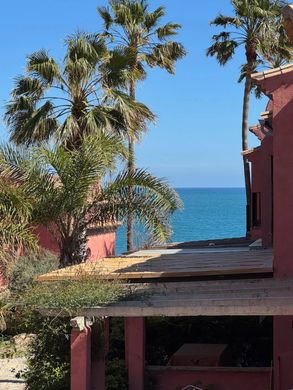 Villa Plurifamiliare a Estepona, Málaga