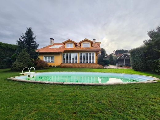 Einfamilienhaus in Cambre, Provincia da Coruña