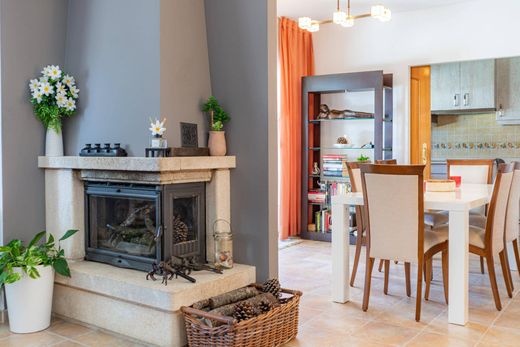 Guadalix de la Sierra, マドリッドのマルチファミリーヴィラ