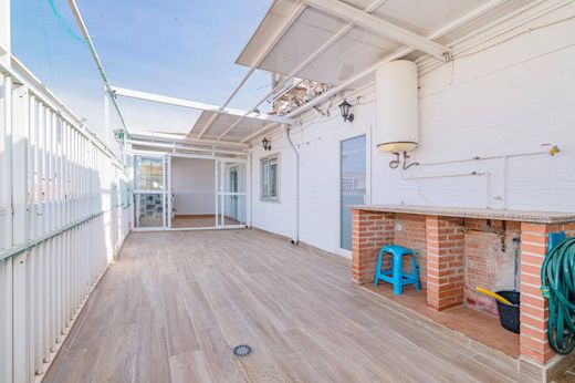 Apartment / Etagenwohnung in Granada, Andalusien