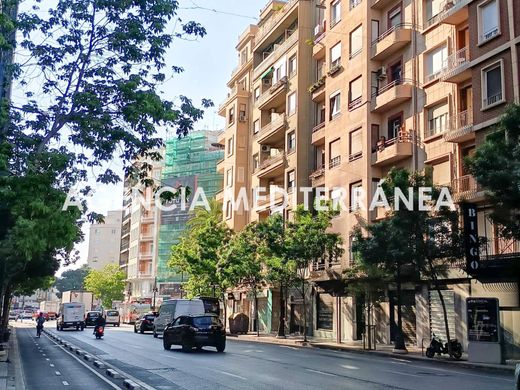 Apartment / Etagenwohnung in Valencia, Provinz Valencia