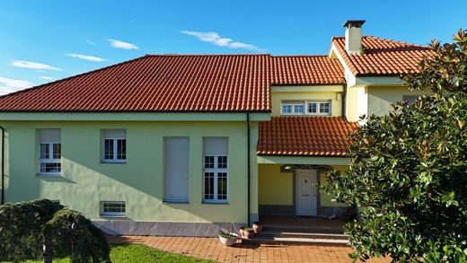 Avilés, アストゥリアスの一戸建て住宅