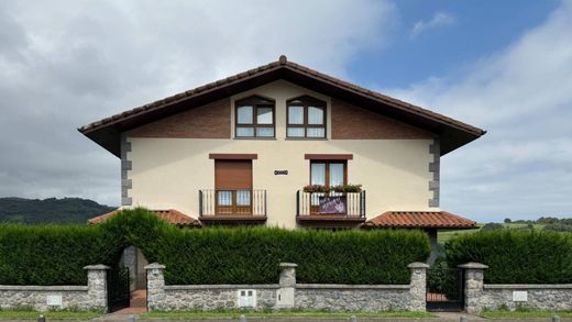 Semidetached House in Alkiza, Guipuzcoa