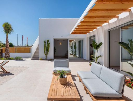 Villa in Benijofar, Alicante