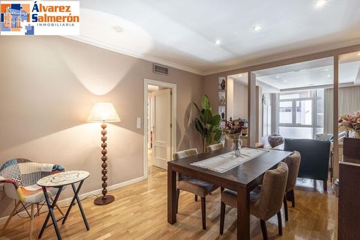 Apartment / Etagenwohnung in Granada, Andalusien