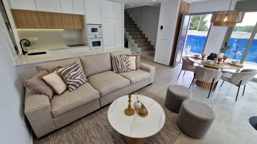 ‏בית חד-משפחתי ב  Pilar de la Horadada, Provincia de Alicante