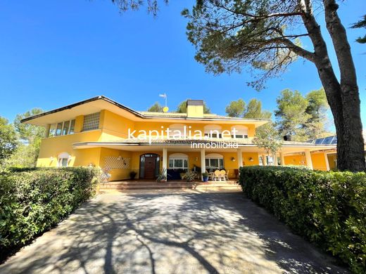 Detached House in Banyeres de Mariola, Alicante