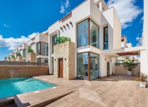Villa in Los Montesinos, Alicante