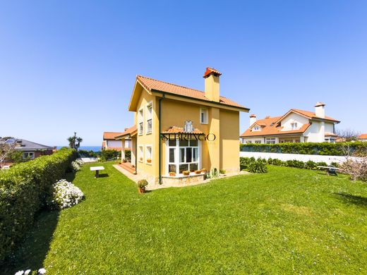 Detached House in Liencres, Province of Cantabria